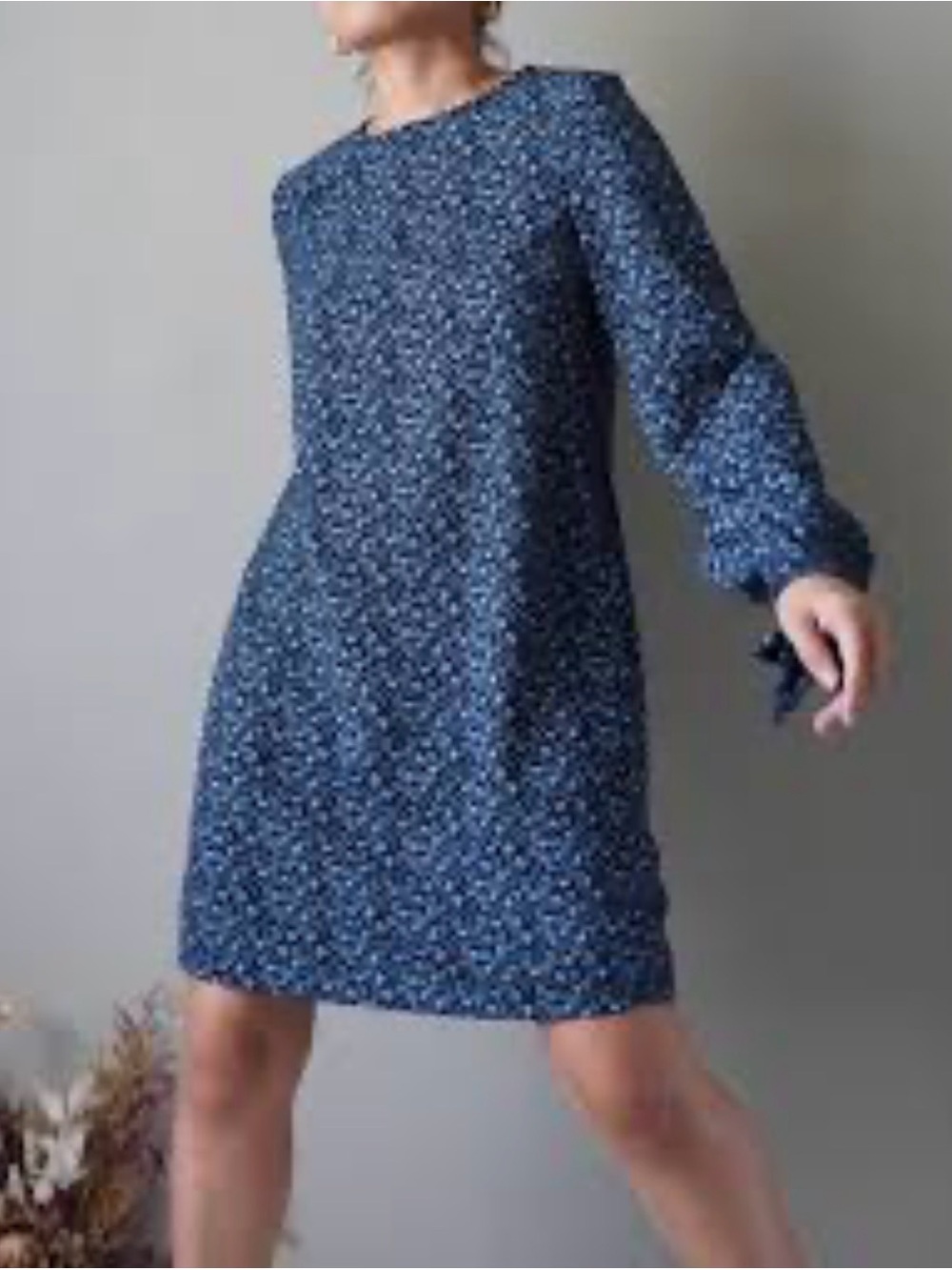 0112 H&M Navy Blue Floral Long-Sleeve Shift Dress